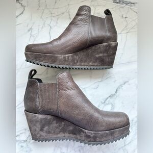 Pedro Garcia wedge boots. Brown suede. Size 41.